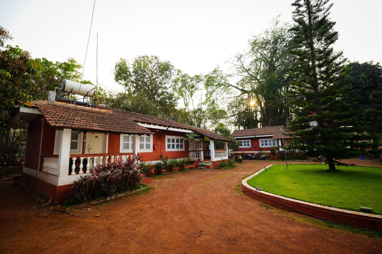 Nomadgao Vila Nova - Comfort, Great Views, Fast Wifi & Interesting People Hotel Anjuna Exterior photo